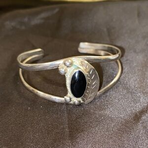 Alpaca Mexico Silver And Onyx cuff small